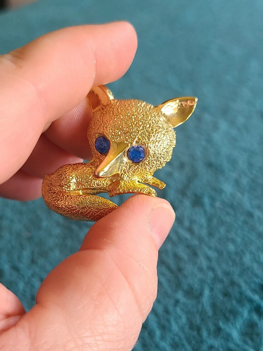 Vintage Goldtone Fox Brooch with Blue Crystal Eyes